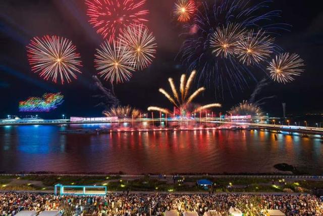 国庆追光指南：第二届上海国际光影节，解锁城市夜的N种浪漫｜国庆趣玩上海