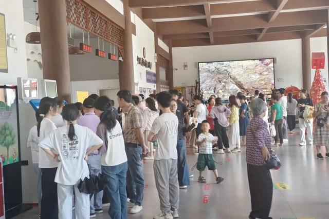 双节想找氛围感？宁化 “红色铸魂 + 客家传情” 文旅热潮，已 “燃” 遍全城！