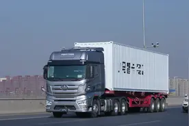 无人驾驶货车通行京津塘高速，记者带你揭秘它的真本领视频封面