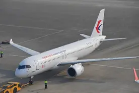 国产大飞机C919航线上新，上海虹桥往返西安的旅客也能体验了图片