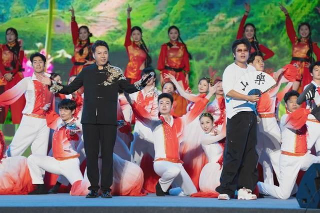 山水为幕歌为笺——美丽中国万里行（乐山站）暨乐山市金秋文旅推介季公益晚会侧记