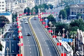 75岁生日快乐！“中国红”拉满国庆氛围图片