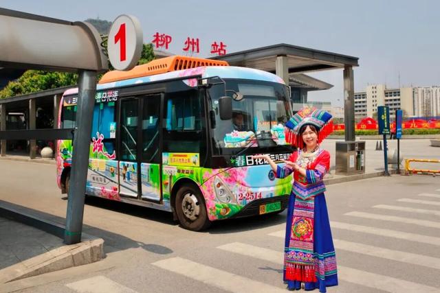 八桂冬日似春朝 赏花观叶正当时