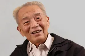 新疆考古研究拓荒人王炳华辞世，留下《西域考古60年手记》图片