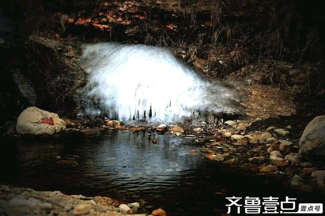 冰瀑奇观，冬日画卷