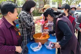 家园丨茶淀街道泰安里社区开展“‘圾’时行动 绿色同行”垃圾分类主题活动图片