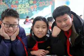 “海姆立克急救法”派上用场，三名小学生救了同学一命图片