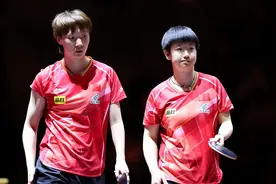 世乒联女子总决赛：孙颖莎/王曼昱获女双冠军图片