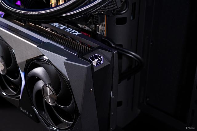 微星GeForce RTX 5080超龙SOC显卡评测：实力出众的“西装暴徒”