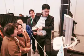 福瑞股份肝脏无创定量诊断设备，在亚太肝脏研究协会年会首秀图片