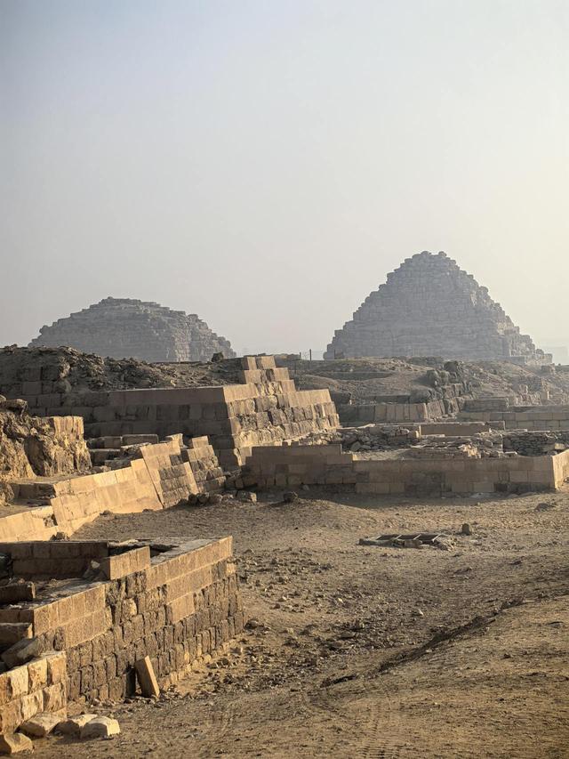 晚潮｜吉萨平原上的背影