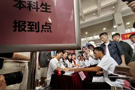 唐尚珺回应大学室友全搬离传闻：只有一名室友因介意网友恶搞搬走了图片