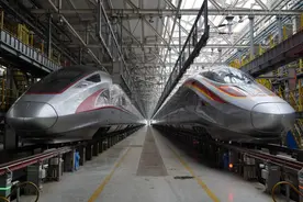 最高时速350公里！重庆地区复兴号智能动车组再添“新成员”图片