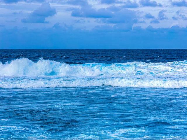 以礁为家 以海为伴 他们用忠诚守护这片蔚蓝