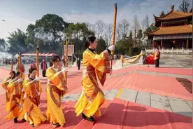 炎陵举办“我在炎陵过大年”活动 万人拜始祖吃福粉图片
