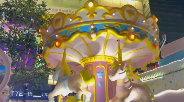 今晚，旅游节花车巡游首站亮相静安！市民游客热情体验