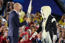 《火车进站》《月球旅行记》《小黄人》……影迷怎么打开奥运开幕式图片