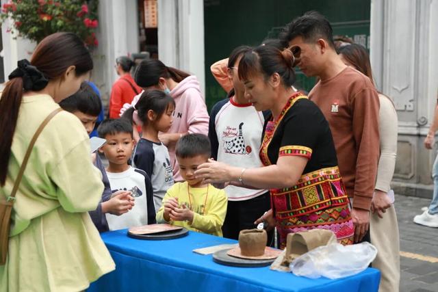 寻韵白沙境 共赴“啦奥门” 白沙山兰文化预热活动燃动海口骑楼