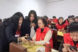 哈尔滨：科技绘就“银发生活”新图景图片