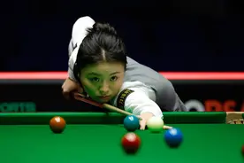 白雨露再夺斯诺克女子世锦赛冠军，今年男女冠军均来自中国图片