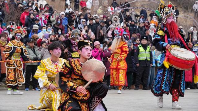 文化润疆暖瑶池！潮汕英歌闹元宵~