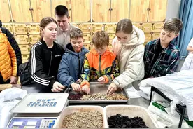 俄罗斯少年研学团走近延边非遗文化图片