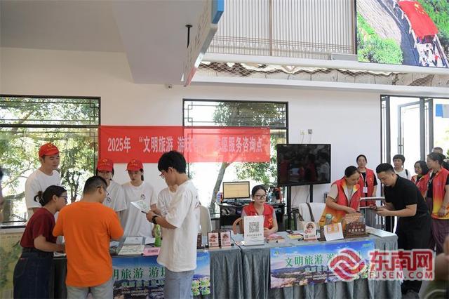 国庆中秋双节“泰”热闹