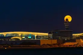 赏月新高度！中秋出行，来杭州机场漫游天际图片