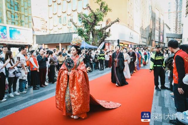 国风少年穿越到东门老街？深圳罗湖这个跨年嘉年华太潮了！