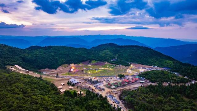 以星河为幕 草地为席 彭水摩围星空露营地开营