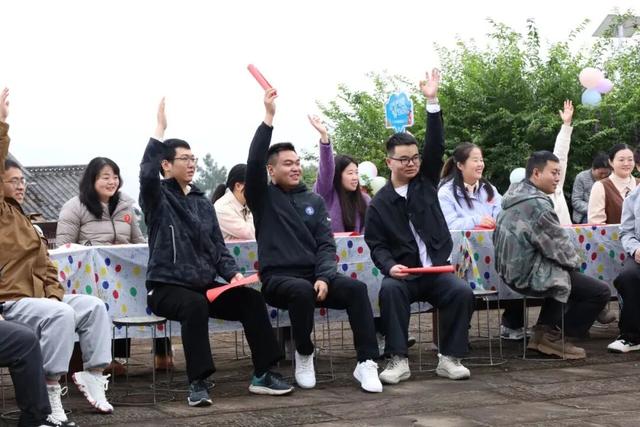 青春集结！通江青年 “恋” 上耳乡的浪漫时刻