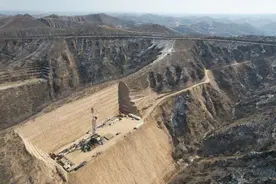 无人机“飞检”开辟道路踏勘智慧路径图片