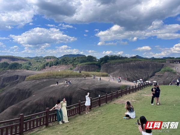 国庆观文旅⑤：假期进入下半场热度攀升 多元体验激发新活力
