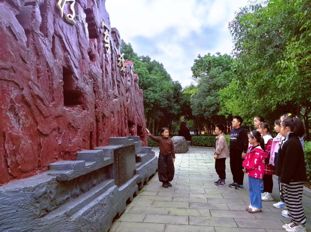 首个秋假持续升温，巴中玩嗨啦！