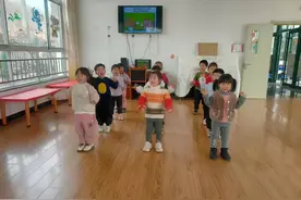 “手”舞飞扬，“势”不可挡：王格庄镇中心幼儿园开展手势舞展示活动图片