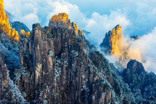 第1现场｜黄山入冬：雾凇云海日出 “三景同框”