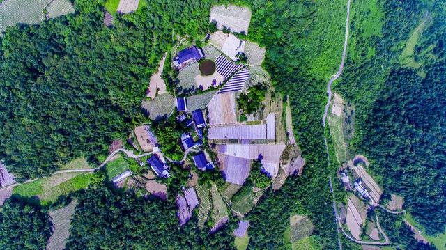 利川云雾山：日月绣岭结仙梁