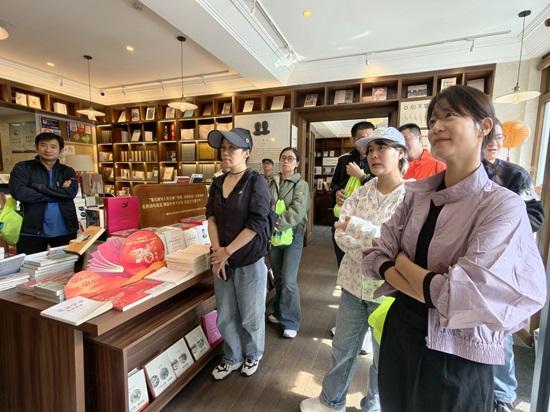 在红色路上，他们用脚步“听见”历史的回响