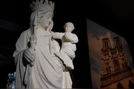 在中国国家博物馆，巴黎圣母院“浴火重生”图片