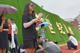 年轻人兴起报考无人机驾驶证 “00后”瞄准商机开培训机构图片