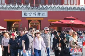 2024年国庆节假期国内出游7.65亿人次图片
