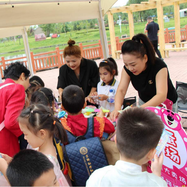 长春百草园“蜜蜂部落与昆虫王国探秘之旅”—引市民热捧
