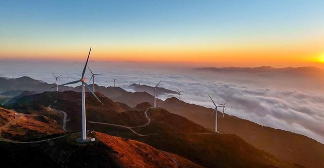 老黑山：凝冻初晴绘就“千里江山”图卷