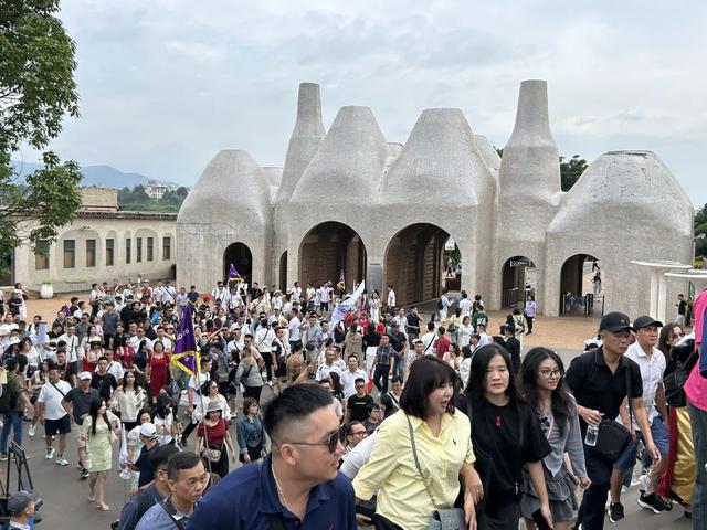 弥勒，这个暑期有点火