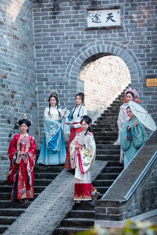 重磅消息！枣庄在校大学生师生限时福利来了，免费游台儿庄古城！