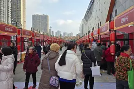 快来买买买！自贡市2025年迎春消费月美食集市持续火热图片