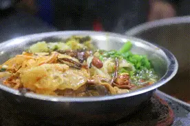 广西螺蛳粉官宣英文名“Liuzhou Luosifen” 那“加臭加辣”怎么说？图片