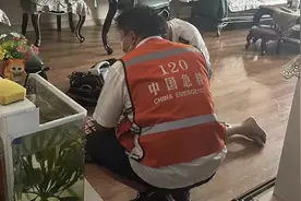 微信运动步数为零，细心邻居拨通救命电话……图片