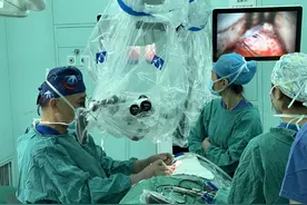 人工耳蜗纳入上海医保，上海九院团队为一老一小成功手术图片