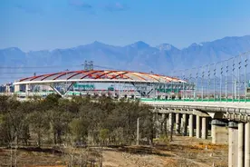 北京五环到雄安只需60分钟，京雄高速年底全线通车图片